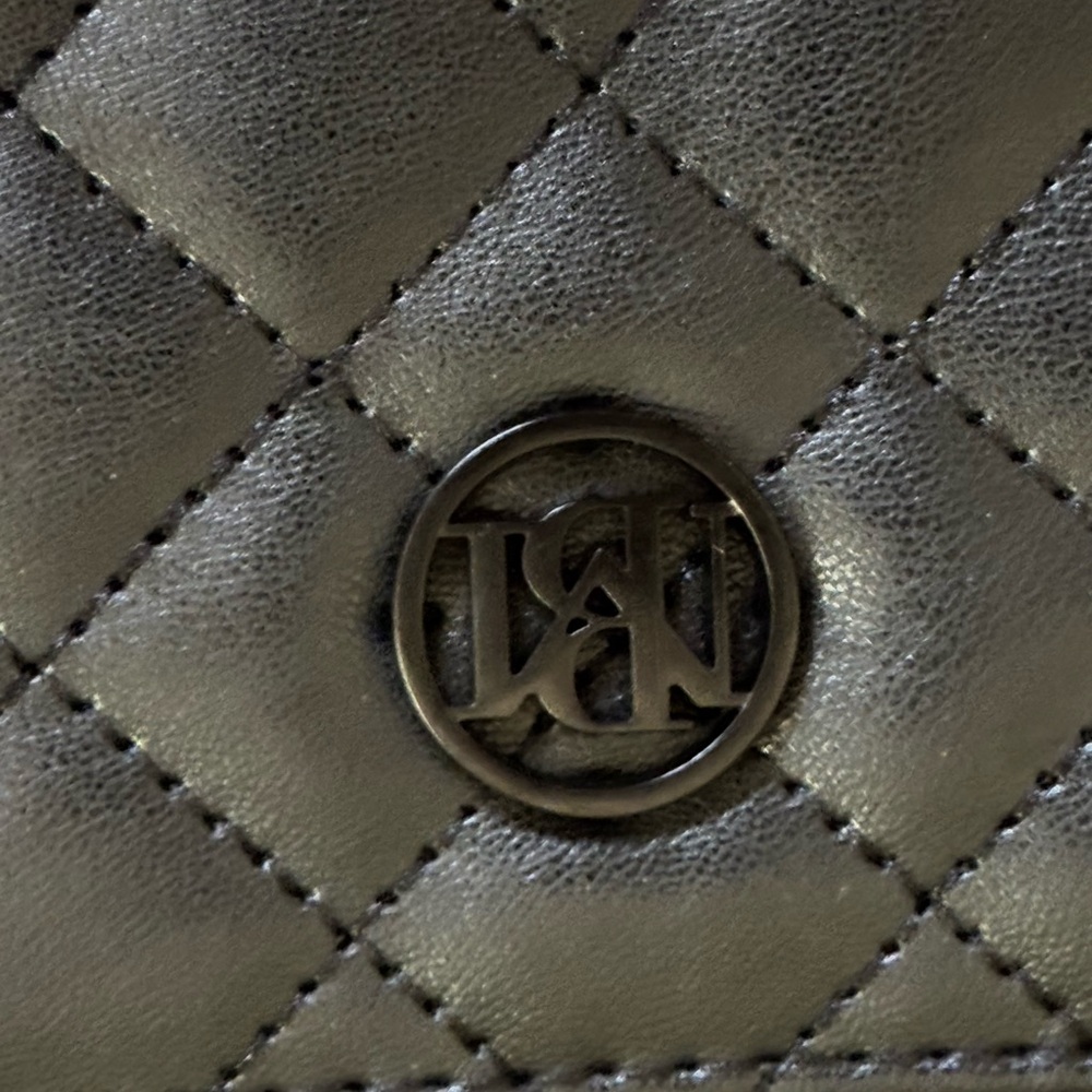 Badgley Mischka Minimalist Black Quilted Wristlet - Picture 6 of 8